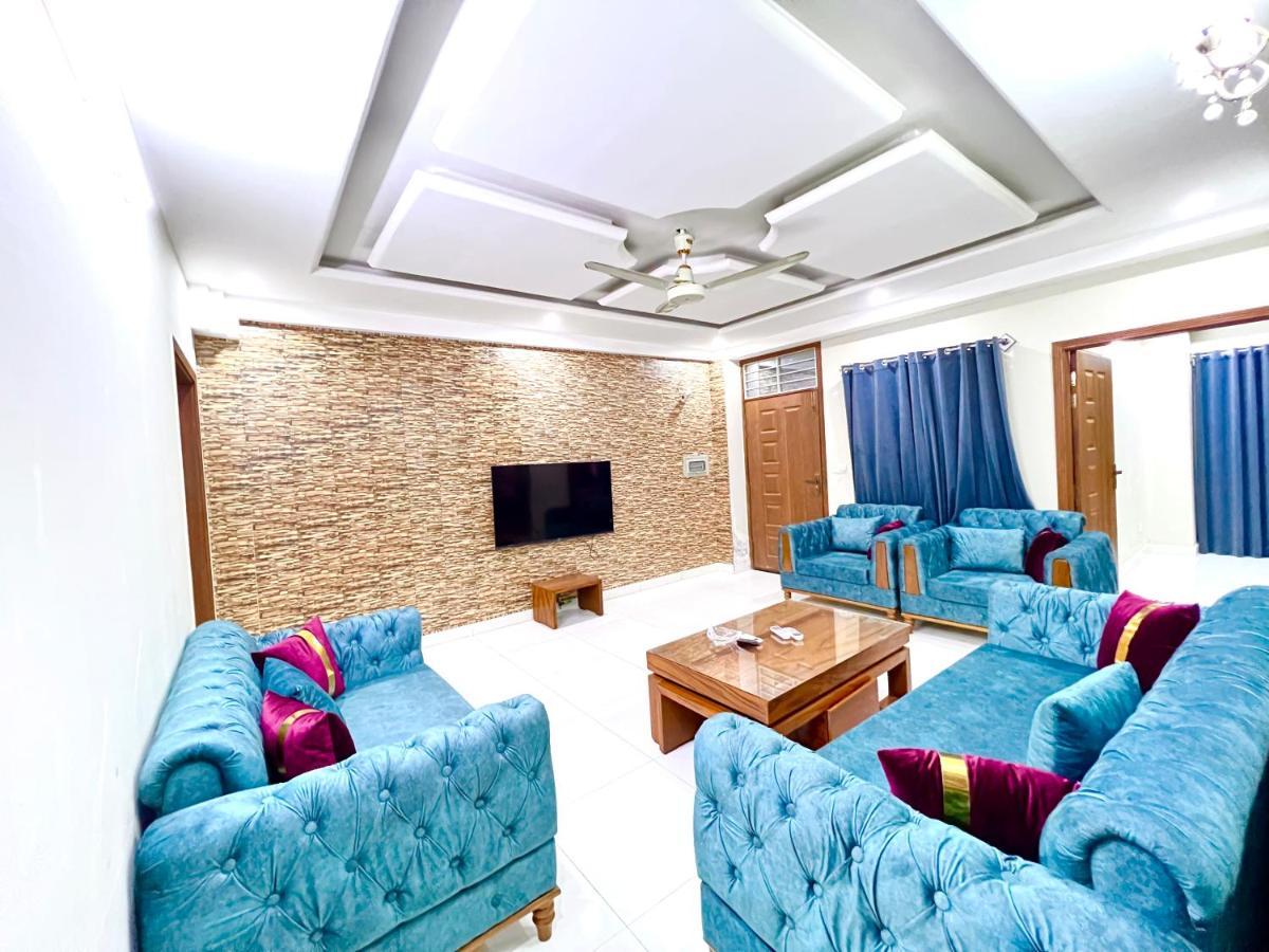 Luxury 3 Bedrooms Apartment Lounge+Kitchen Air-Conditioning And Wifi E11 Islamabad Exterior photo