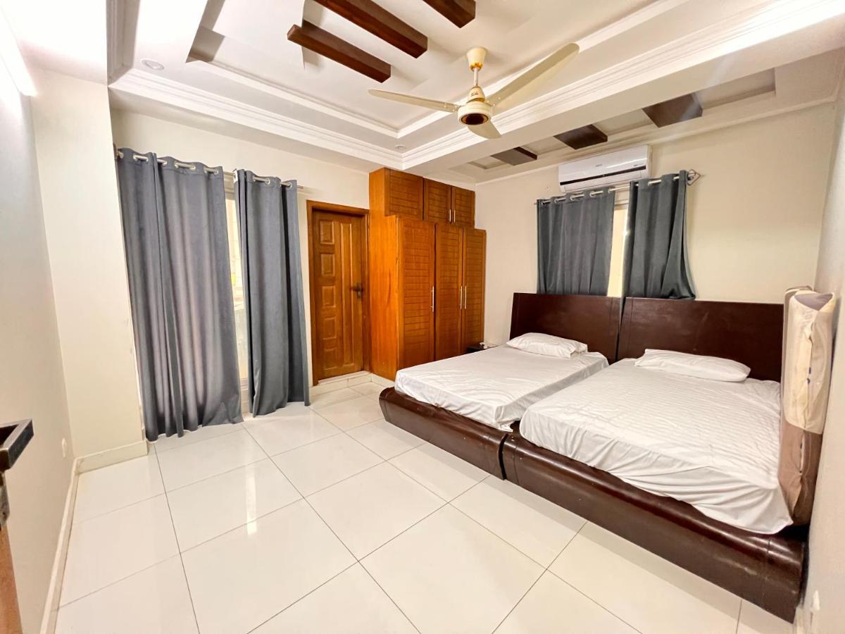 Luxury 3 Bedrooms Apartment Lounge+Kitchen Air-Conditioning And Wifi E11 Islamabad Exterior photo